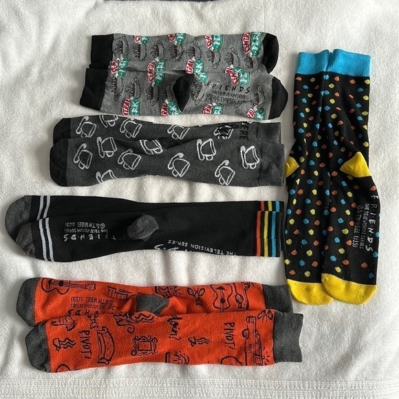 F•R•I•E•N•D•S themed socks!! 4 pairs! - Picture 1 of 6